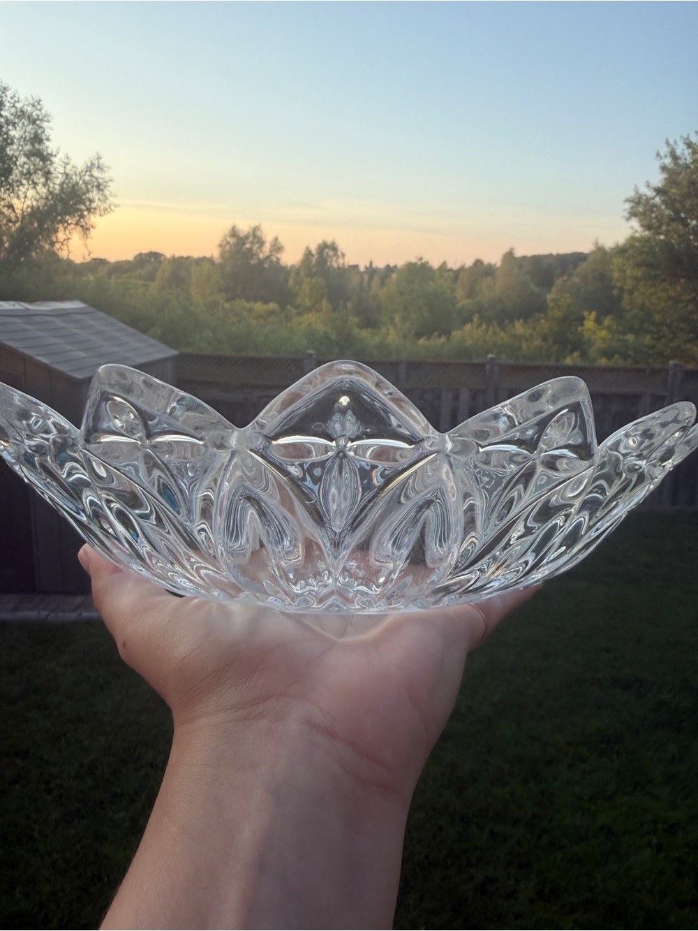 Vintage Clear Pressed Glass Lotus Flower Serving Bowl 10” Starburst Petal Rim